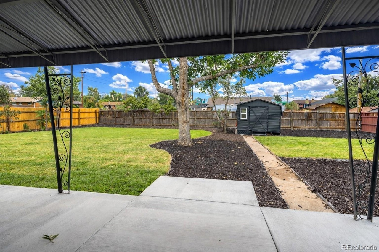 5 beds bed 2 baths bath in 2997 W Tanforan Dr, Englewood, CO 80110 - Photo 15
