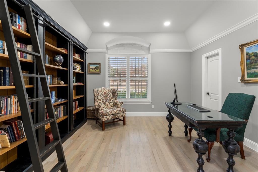 4 beds bed 5 baths bath in 5505 Northaven Rd, Dallas, TX 75229 - Photo 17