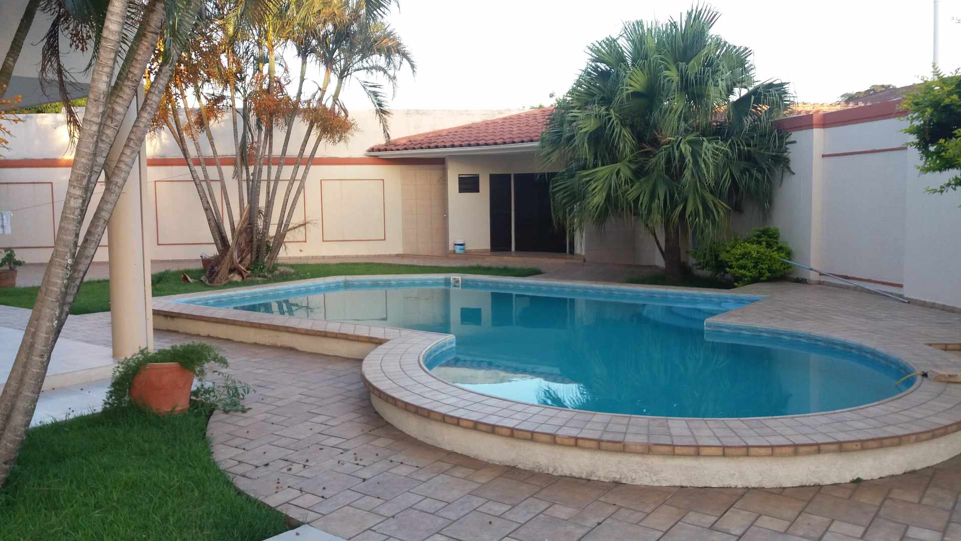 HERMOSA CASA EN VENTA - SANTA CRUZ - ZONA ZOO - Photo 3