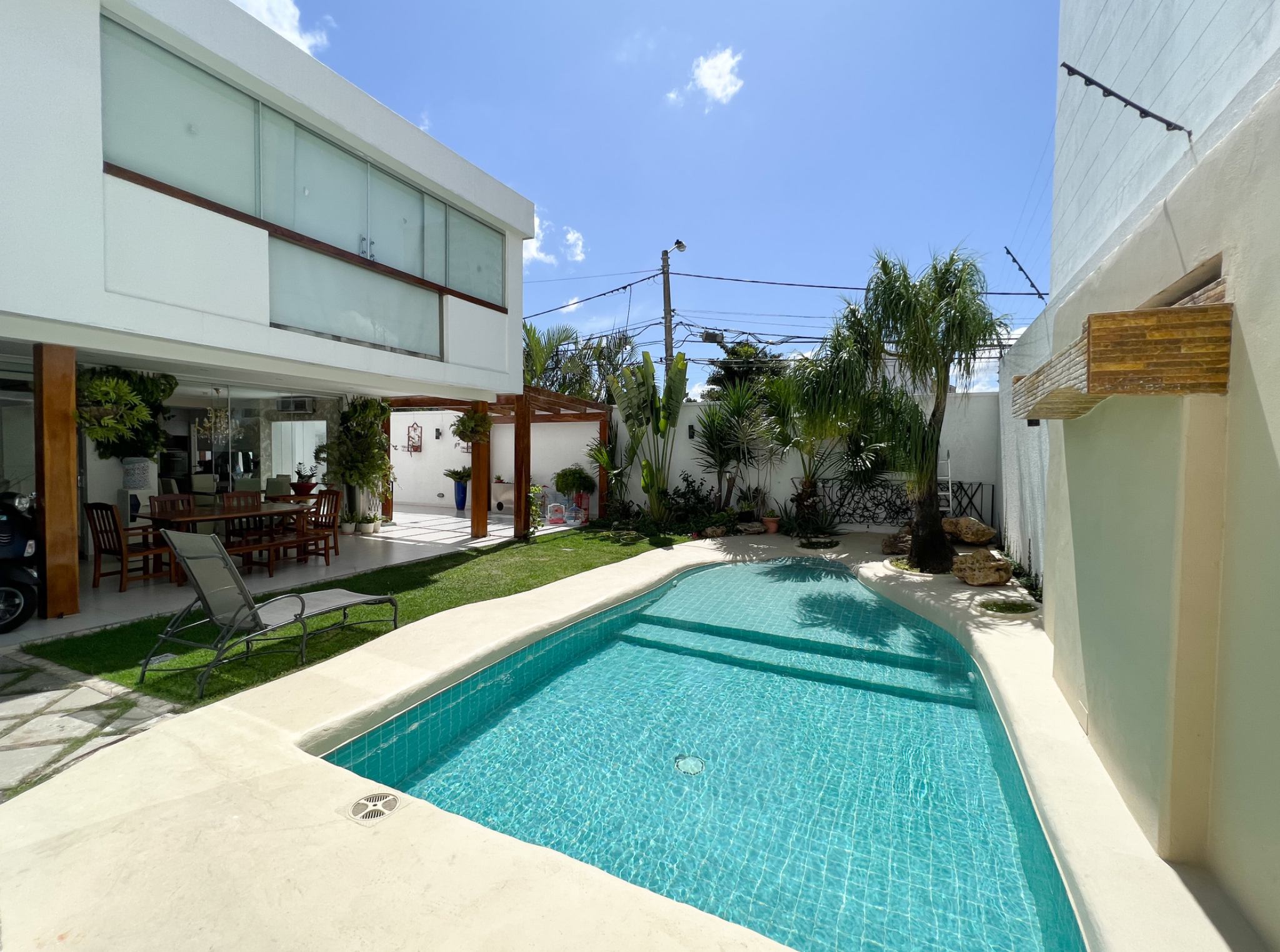 Casa en Venta - Cond. Costa Blanca III (Zona Equipetrol)