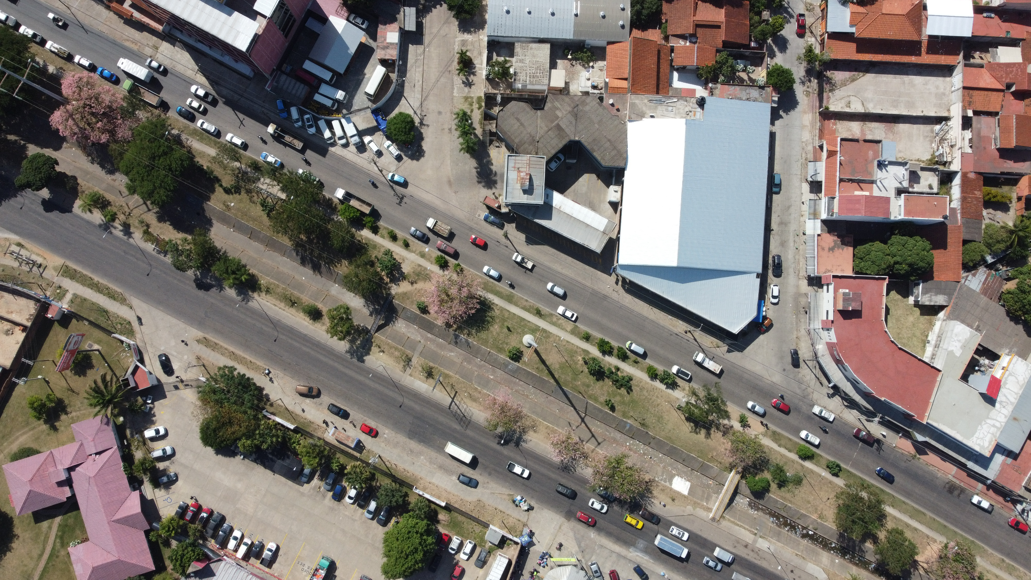 SURTIDOR EN VENTA SOBRE AV 4TO ANILLO - Photo 2