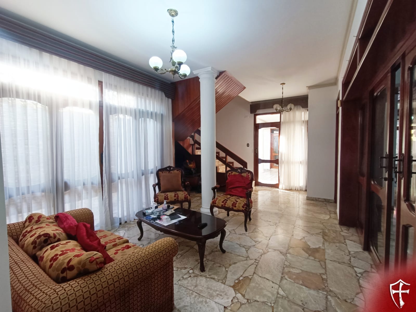 Casa en venta sobre avenida ideal para desarrollo inmobiliario - Photo 6
