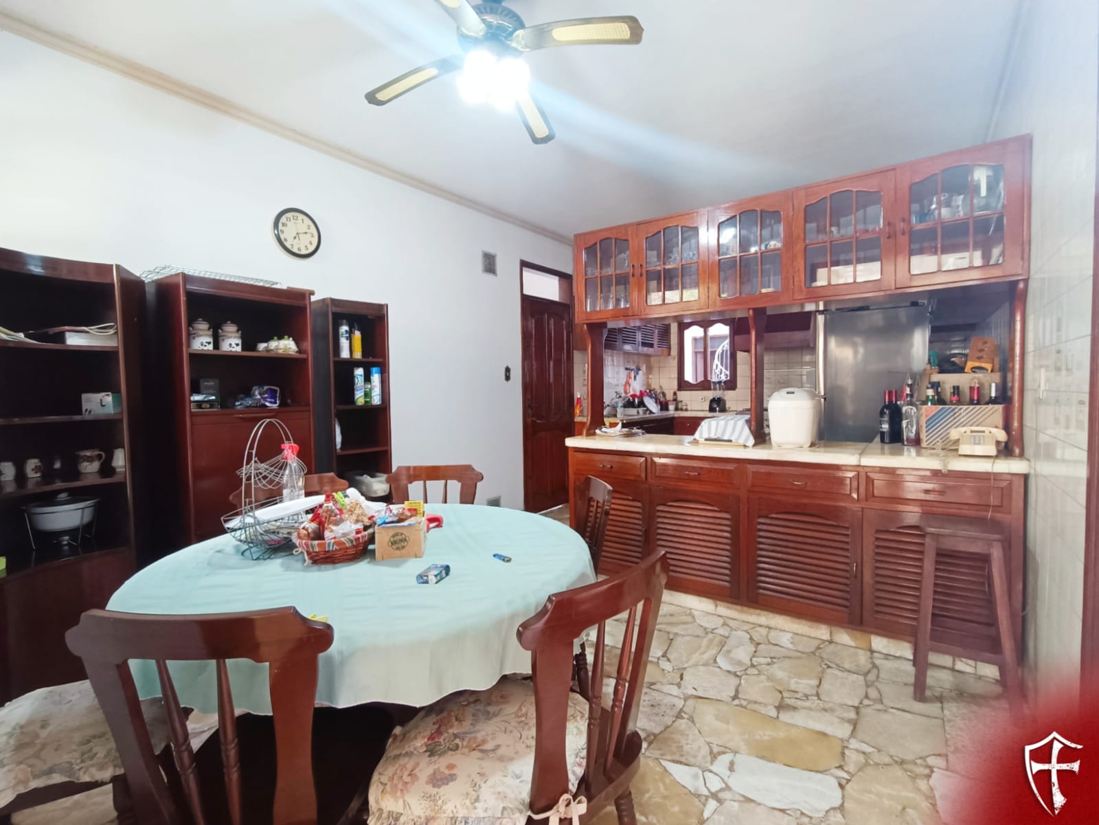 Casa en venta sobre avenida ideal para desarrollo inmobiliario - Photo 9