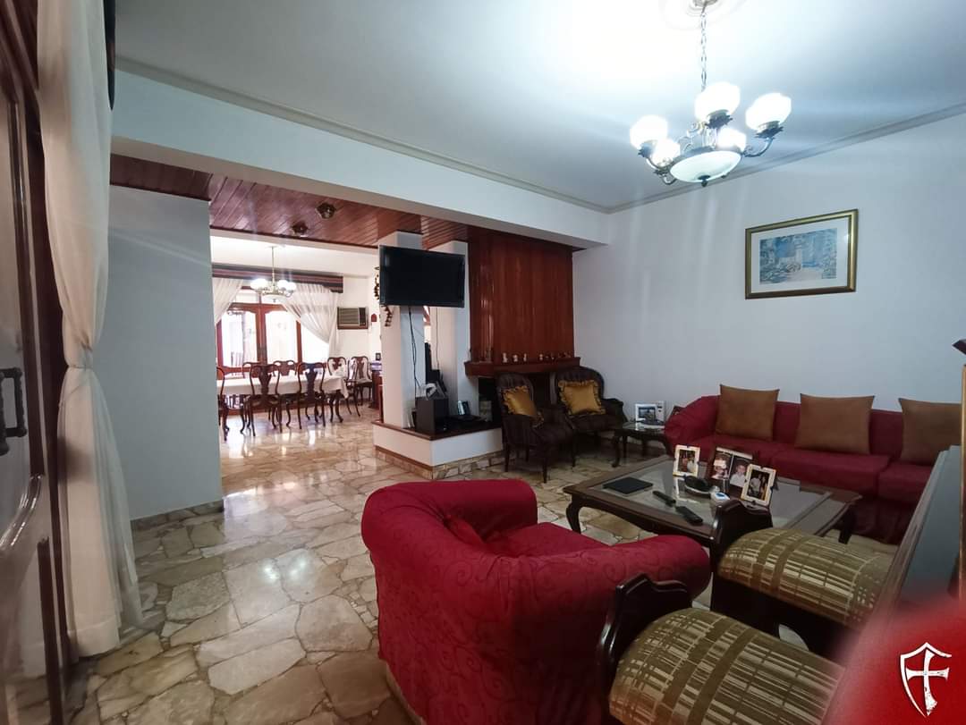 CASA EN VENTA SOBRE AVENIDA CASI 1ER ANILLO - ZONA PARQUE URBANO - Photo 4