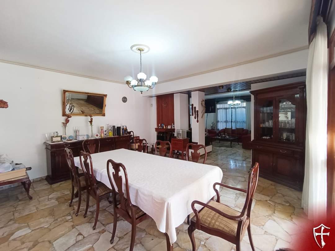 CASA EN VENTA SOBRE AVENIDA CASI 1ER ANILLO - ZONA PARQUE URBANO - Photo 5