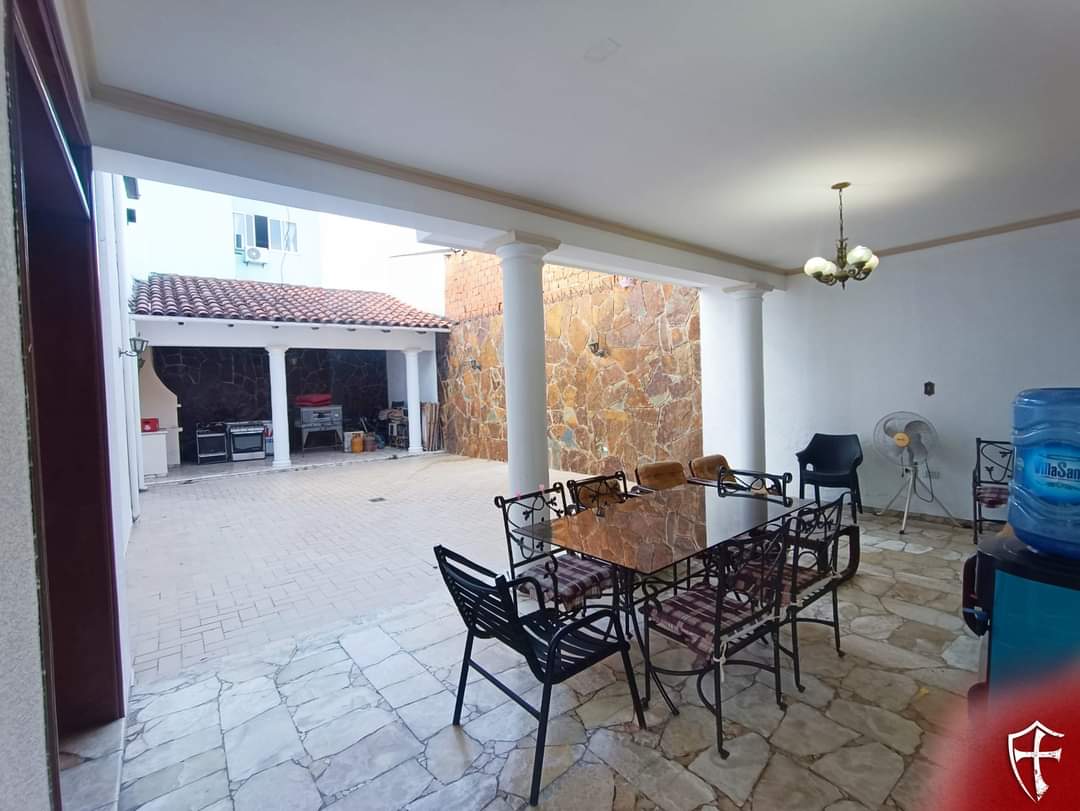 CASA EN VENTA SOBRE AVENIDA CASI 1ER ANILLO - ZONA PARQUE URBANO - Photo 10