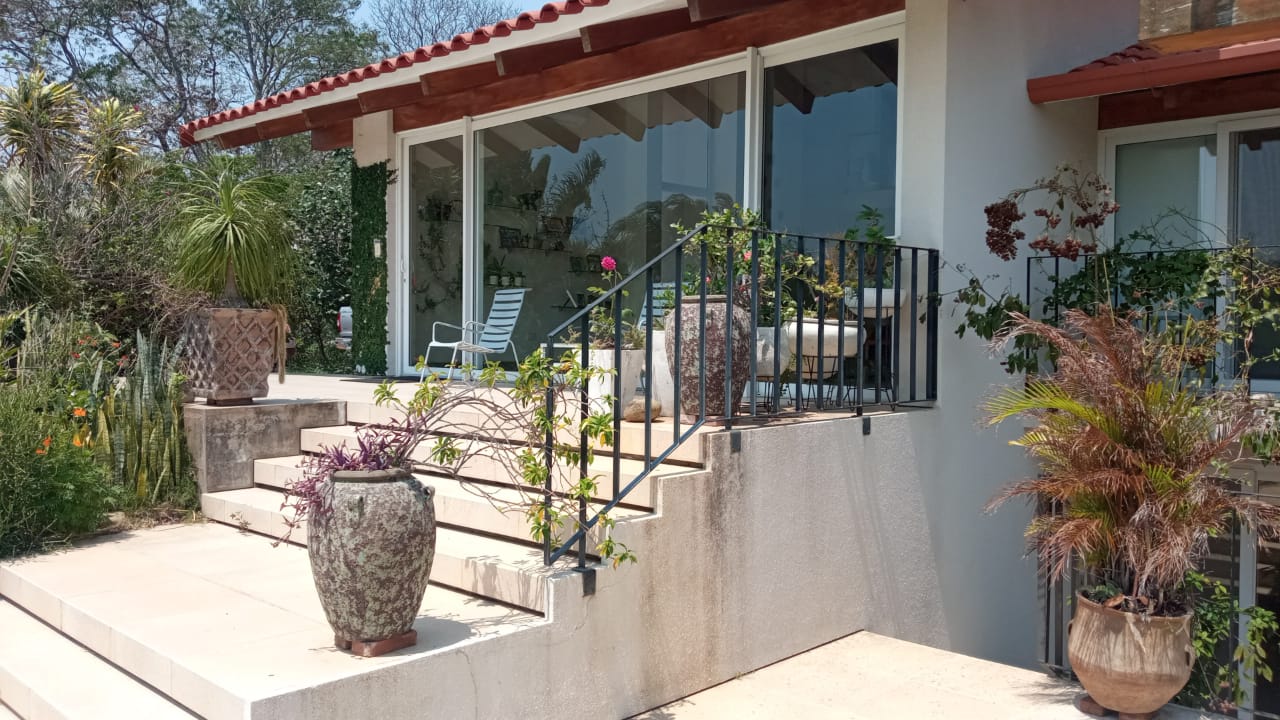 Hermosa casa de Estilo de 520m2 en el Urubó Golf - Photo 2