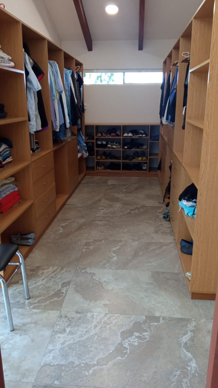 Hermosa casa de Estilo de 520m2 en el Urubó Golf - Photo 14