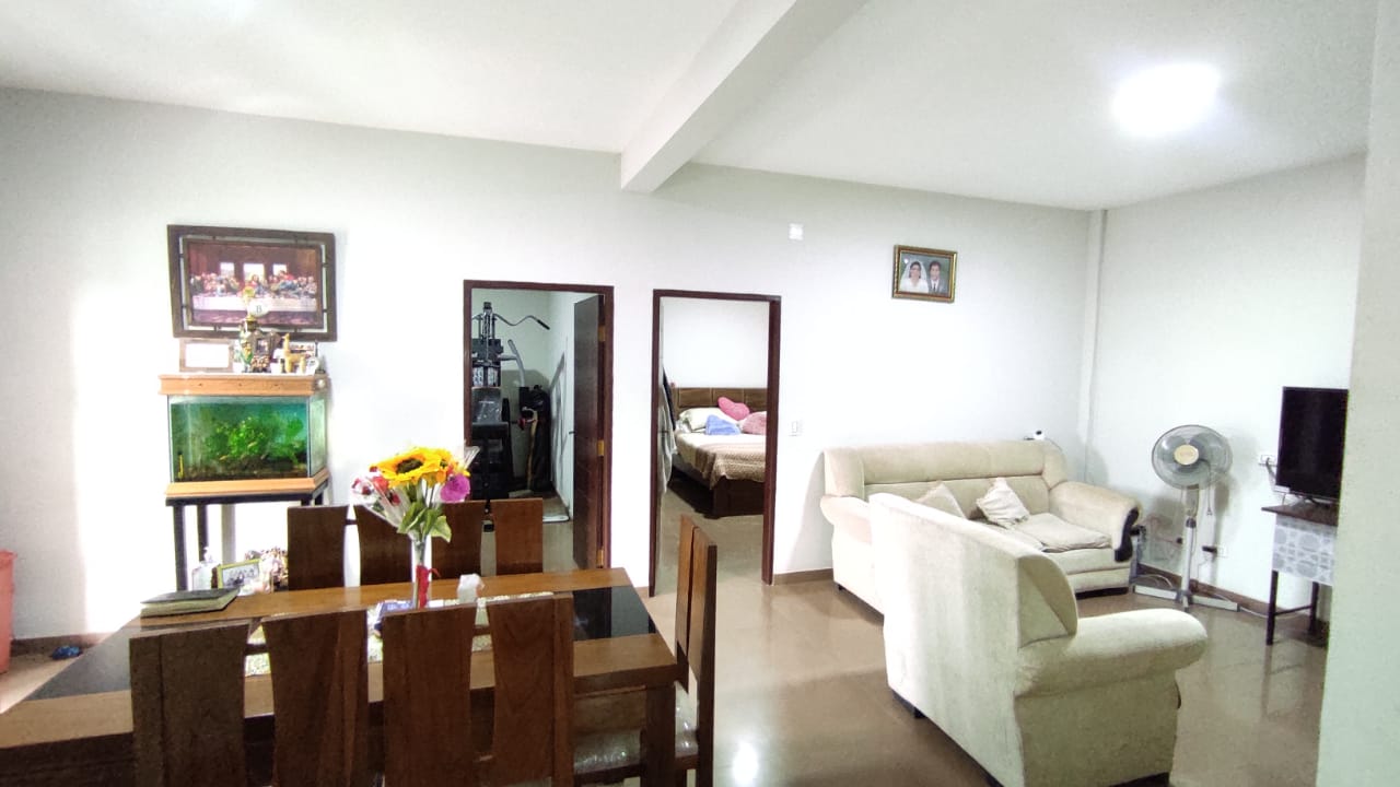 EN VENTA CASA COMERCIAL ZONA ESTE AV. PANAMERICANA Y AV. LUJAN EN SANTA CRUZ - Photo 2