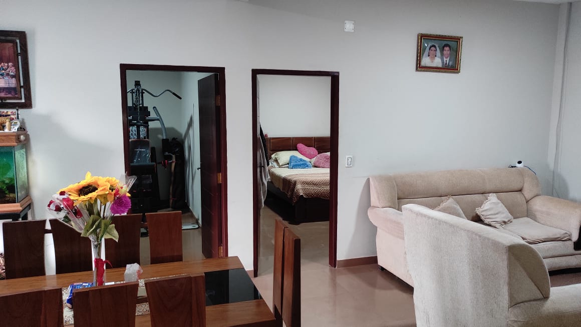 EN VENTA CASA COMERCIAL ZONA ESTE AV. PANAMERICANA Y AV. LUJAN EN SANTA CRUZ - Photo 3