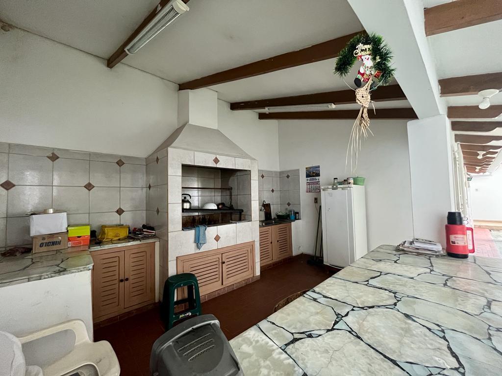 CASA CON GALPÓN SOBRE AVENIDA - PARA EMPRESA - Photo 7