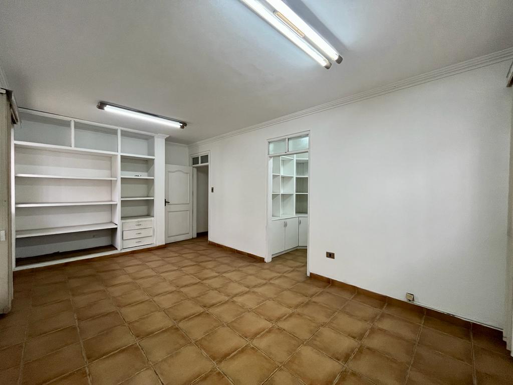 CASA CON GALPÓN SOBRE AVENIDA - PARA EMPRESA - Photo 9