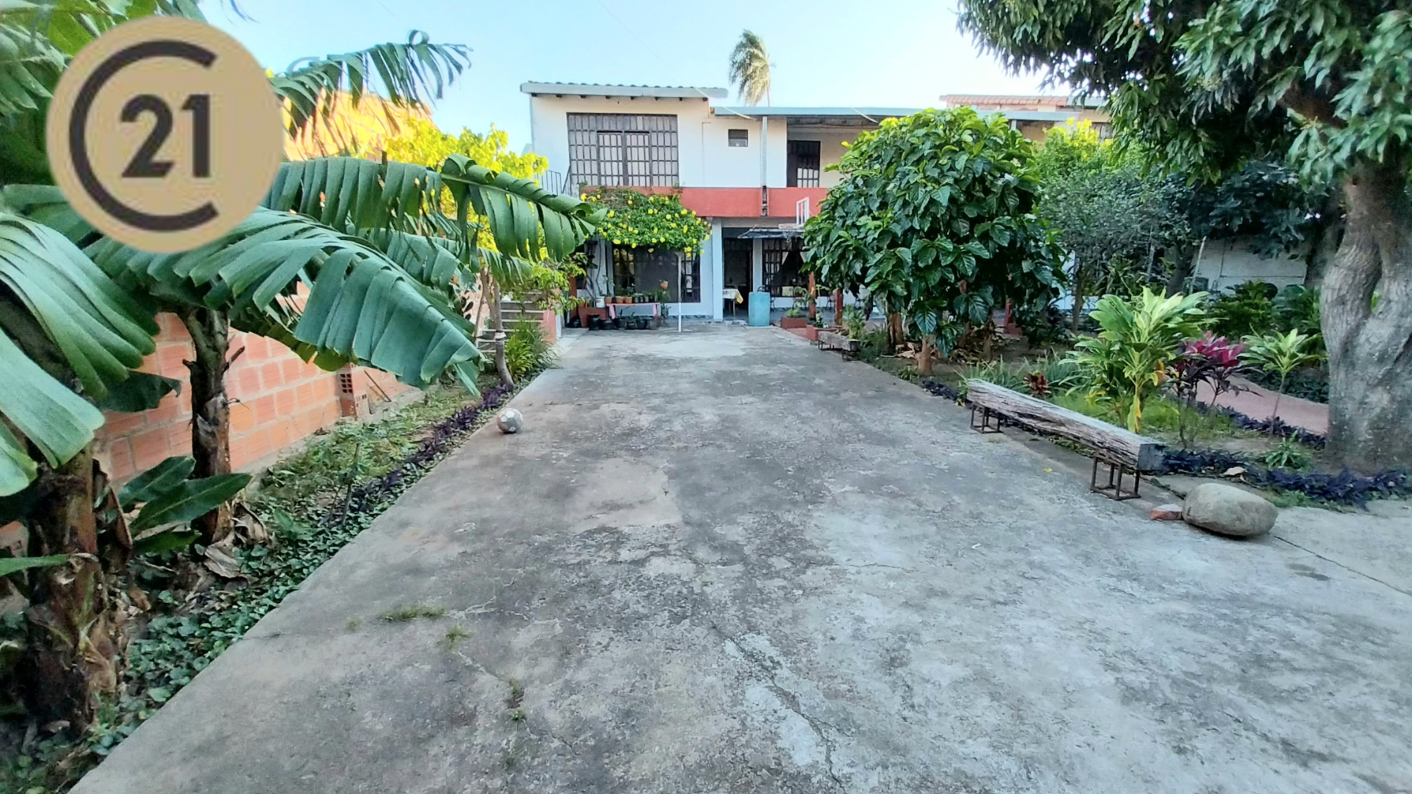 EN VENTA, ZONA ESTE, CASA DE 4 HABITACIONES: VIVIENDA Y NEGOCIO - Photo 4