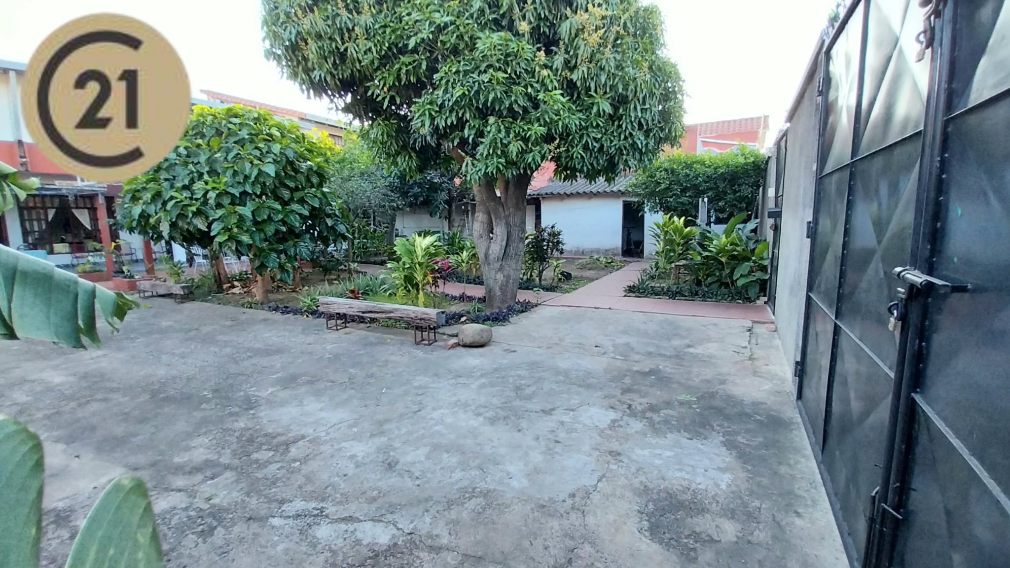 EN VENTA, ZONA ESTE, CASA DE 4 HABITACIONES: VIVIENDA Y NEGOCIO - Photo 5