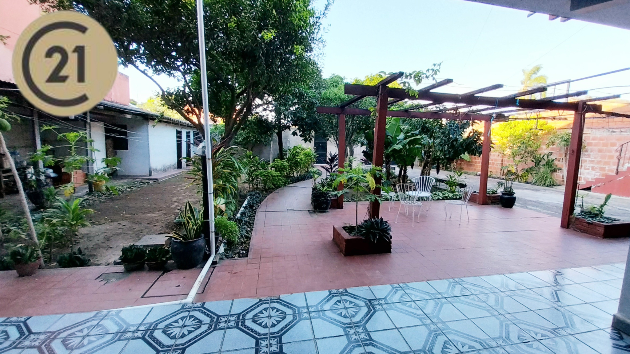 EN VENTA, ZONA ESTE, CASA DE 4 HABITACIONES: VIVIENDA Y NEGOCIO - Photo 10