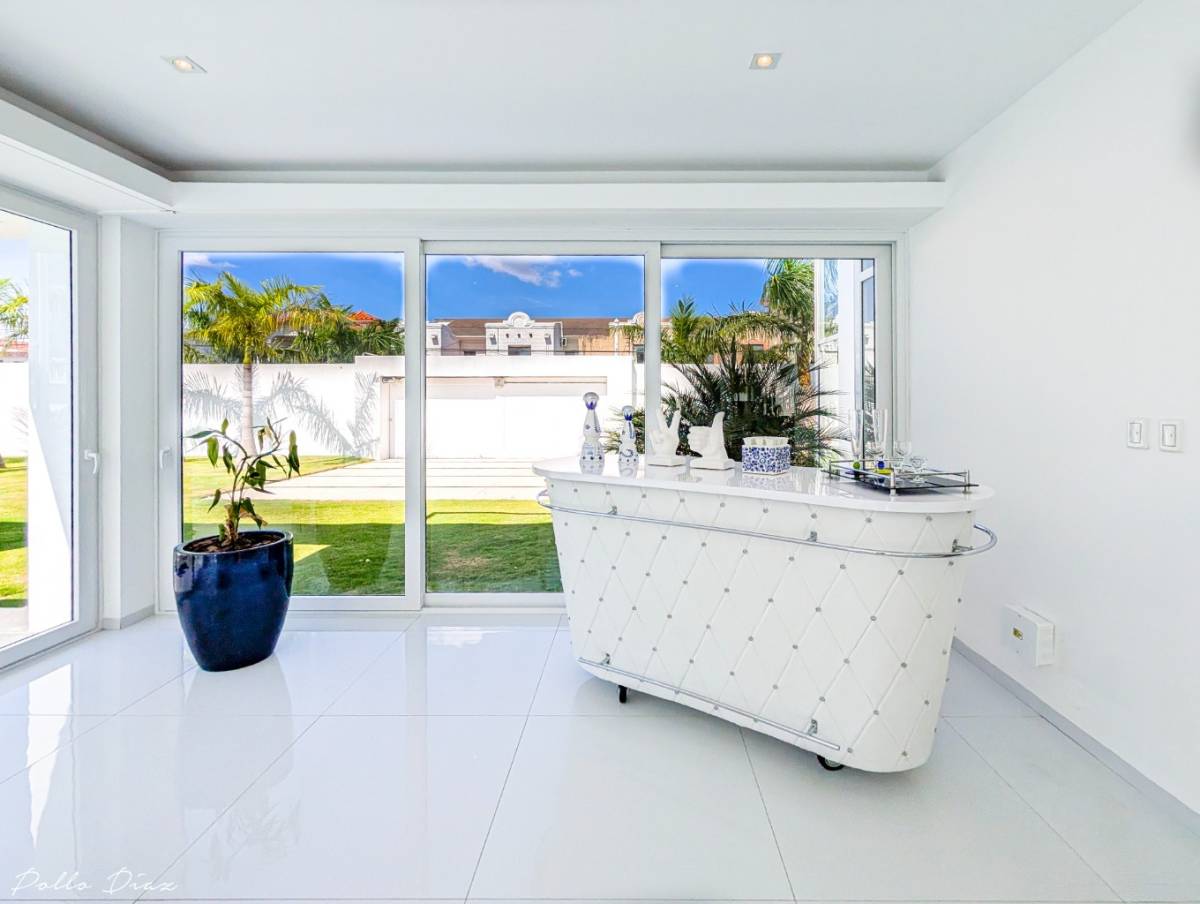 Lujo y Estilo en Cada Rincón: Casa de Ensueño a Precio Promocional - Photo 18