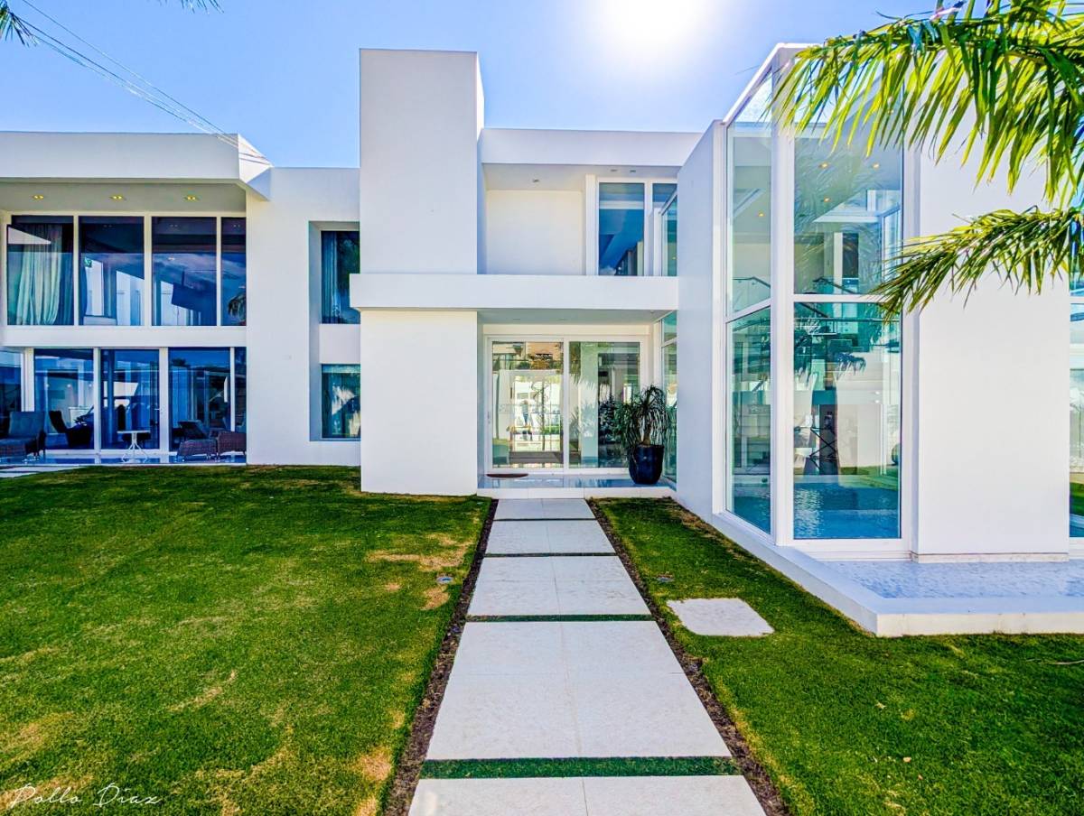 Lujo y Estilo en Cada Rincón: Casa de Ensueño a Precio Promocional - Photo 3