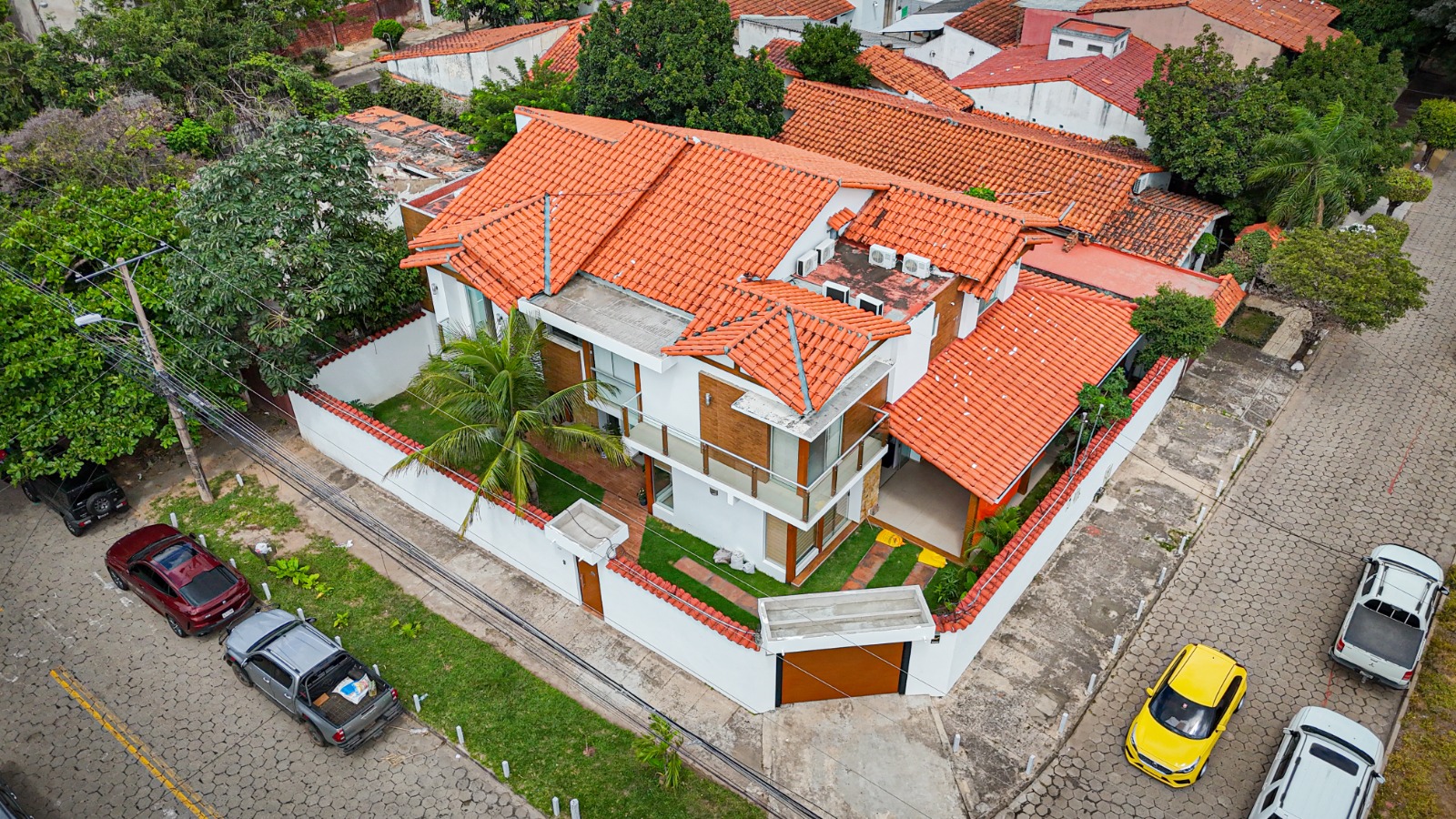 Hermosa Casa en venta Barrio Hamacas - entre 3er y 4to anillo - Photo 2