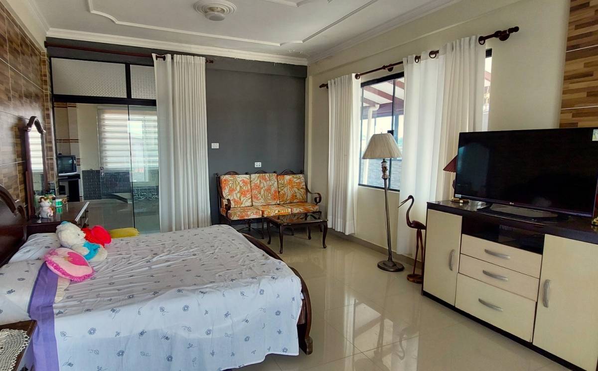 Amplia casa en venta Santos Dumond 6to anillo - Photo 6