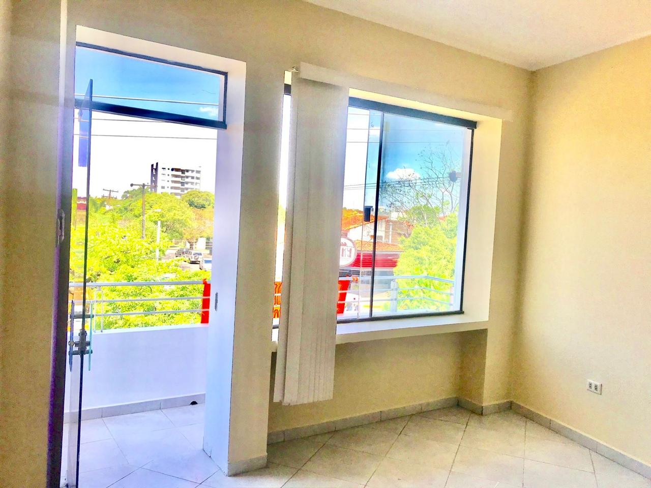 Casa comercial de 3 plantas en zona Mercado Abasto y sobre avenida - Photo 8