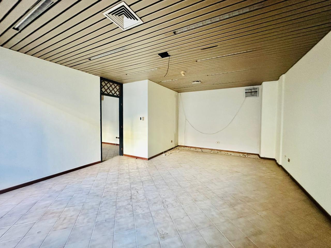 Edificio Comercial en Venta – Zona Los Pozos - Photo 11