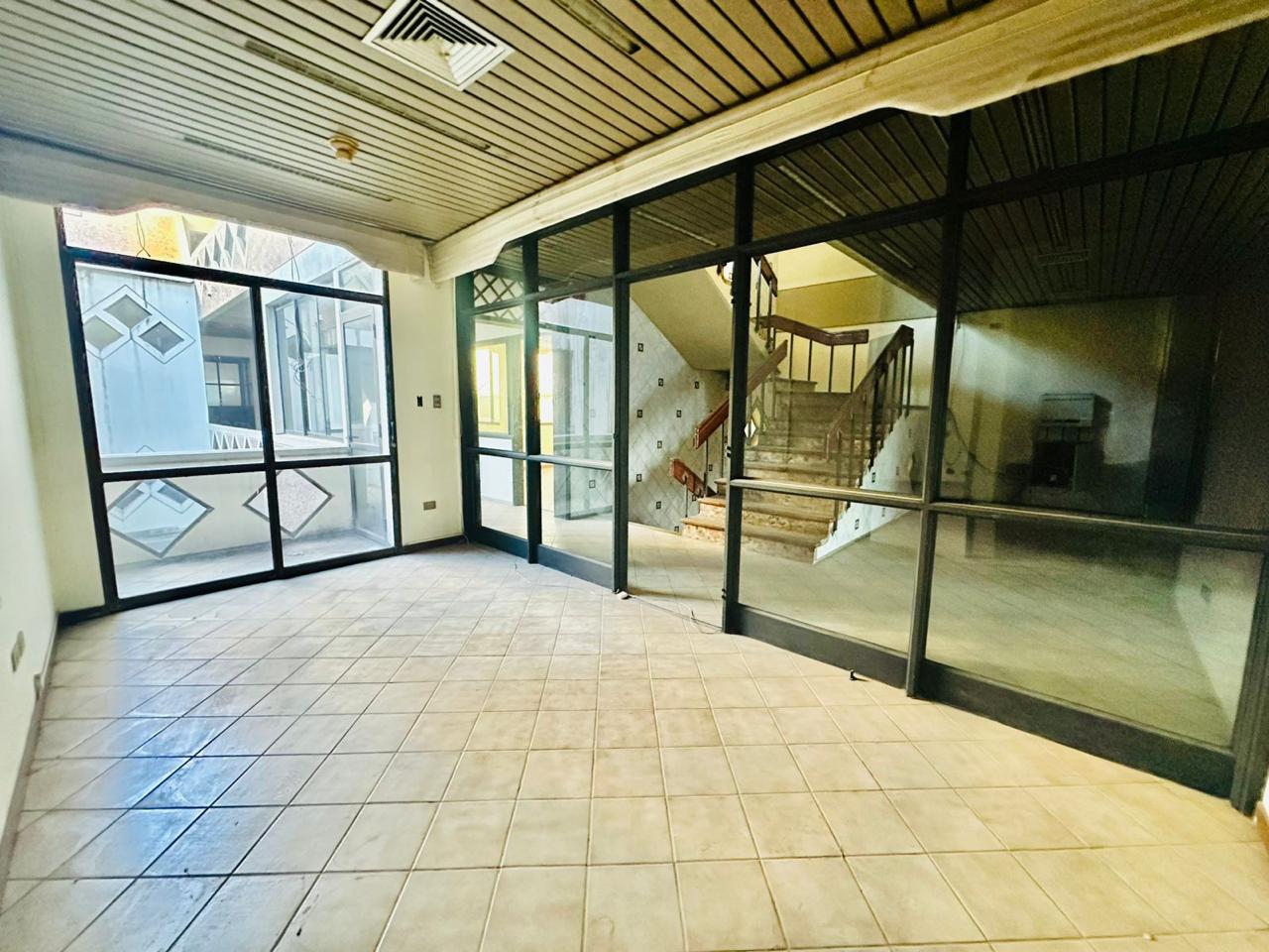Edificio Comercial en Venta – Zona Los Pozos - Photo 13