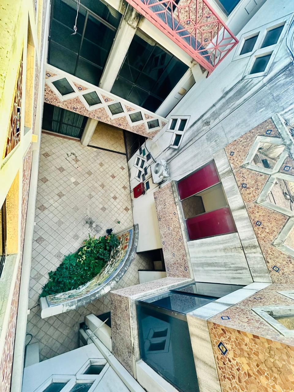 Edificio Comercial en Venta – Zona Los Pozos - Photo 6