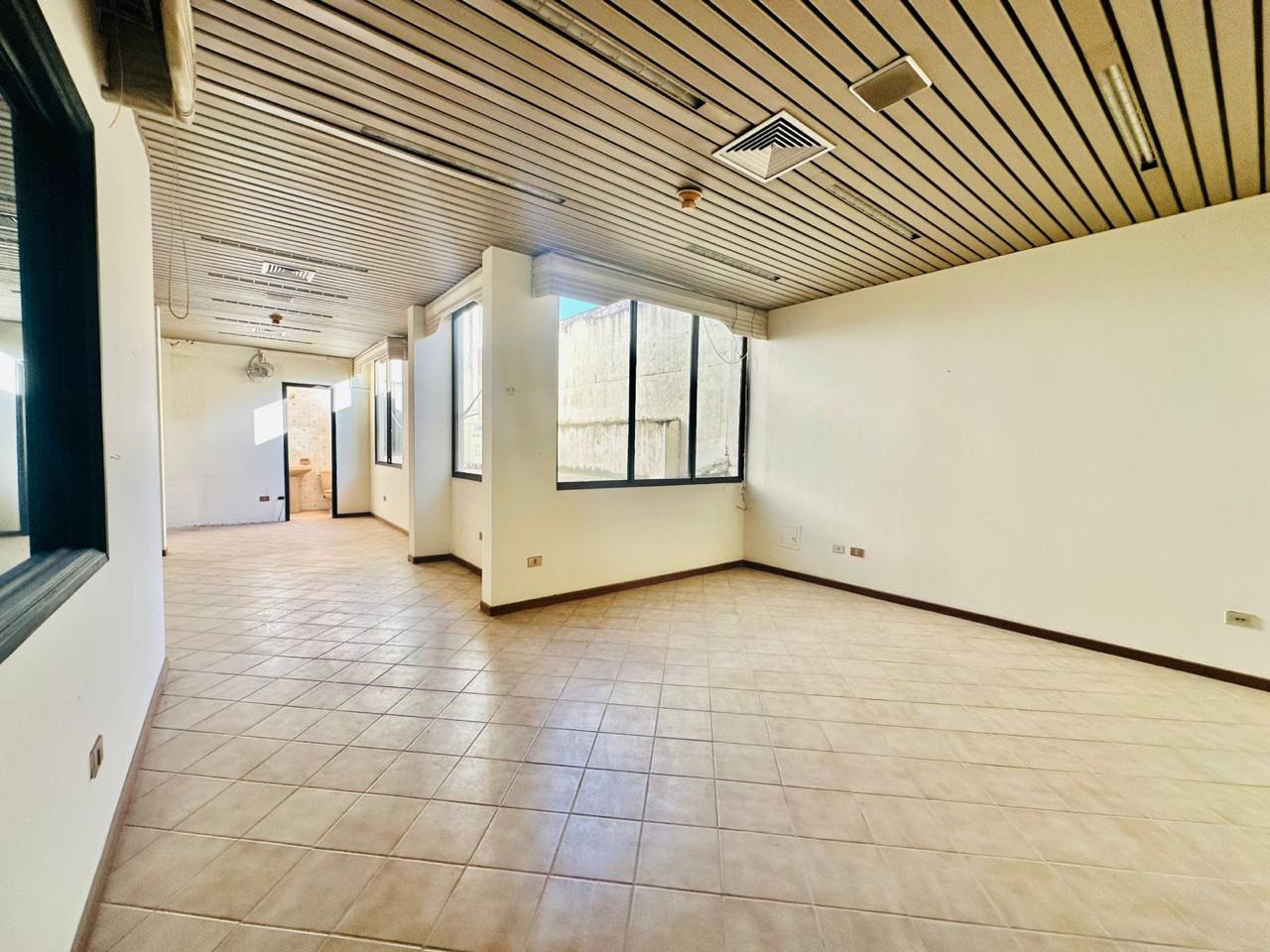 Edificio Comercial en Venta – Zona Los Pozos - Photo 10