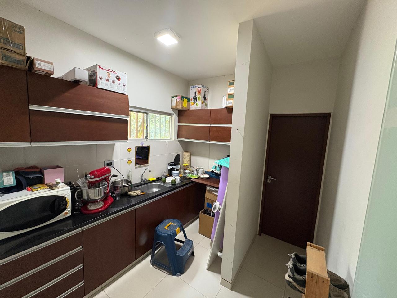AMPLIO TERRENO CON SHOWROOM OFICINAS EN VENTA SOBRE AVENIDA - Photo 14