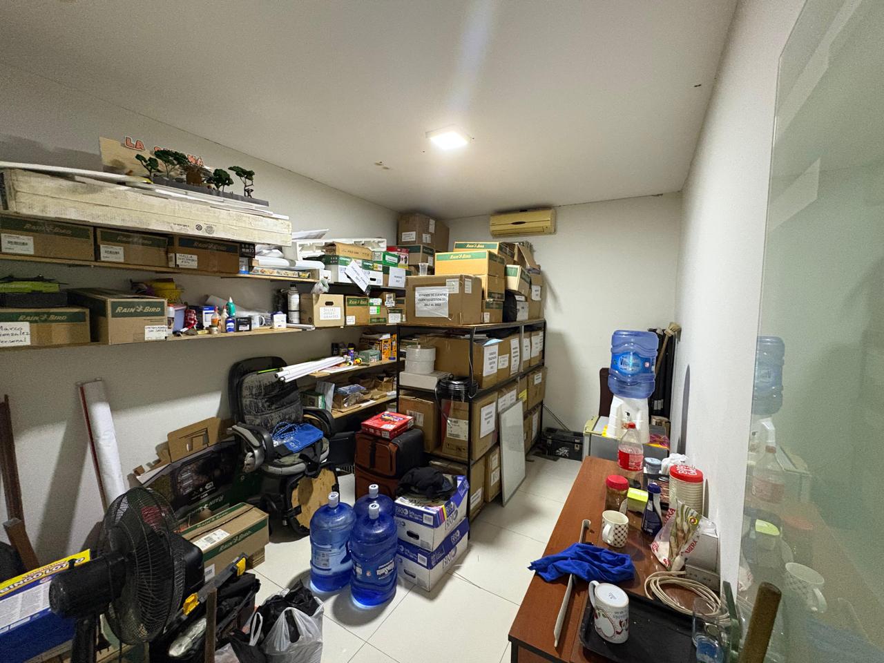 AMPLIO TERRENO CON SHOWROOM OFICINAS EN VENTA SOBRE AVENIDA - Photo 15