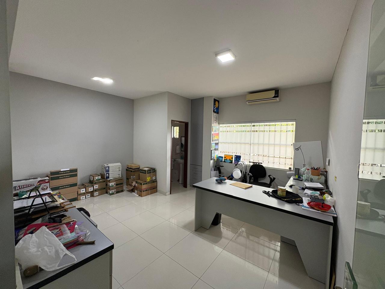 AMPLIO TERRENO CON SHOWROOM OFICINAS EN VENTA SOBRE AVENIDA - Photo 20