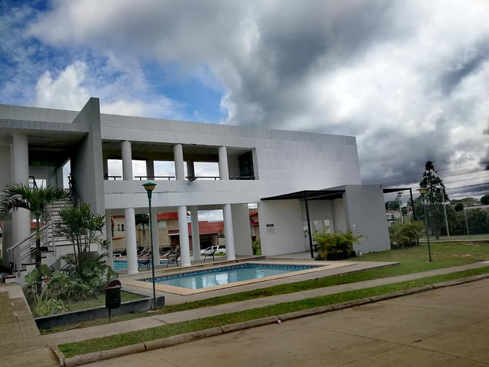 Casa En venta O Alquier En El Urubo Condominio Santa Cruz De La Colina - Photo 8