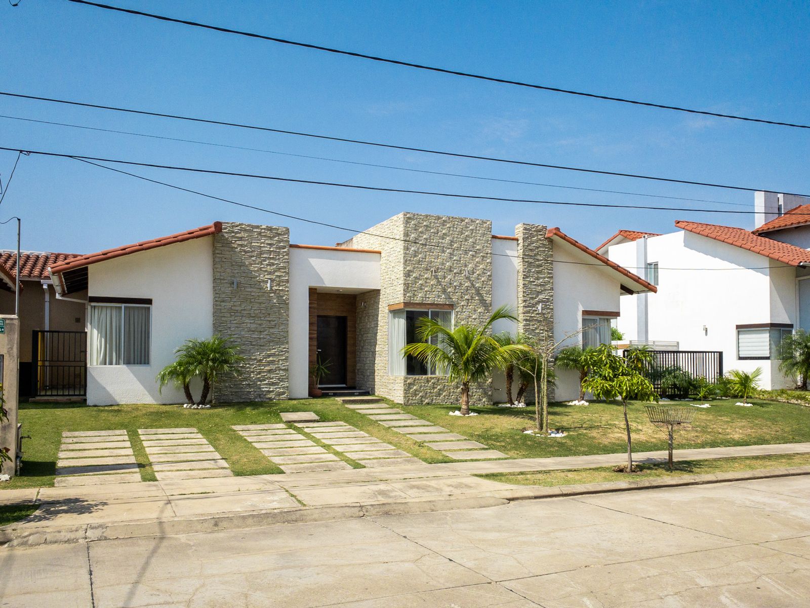 Casa En venta O Alquier En El Urubo Condominio Santa Cruz De La Colina - Photo 9