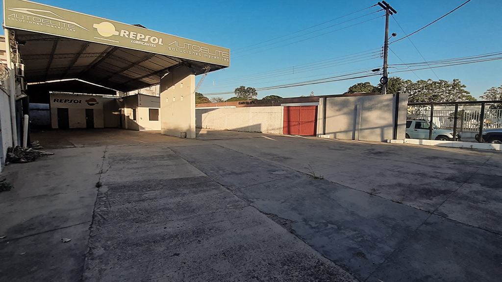 Showroom,galpon,local Comercial Y Oficinas En Venta - Photo 14