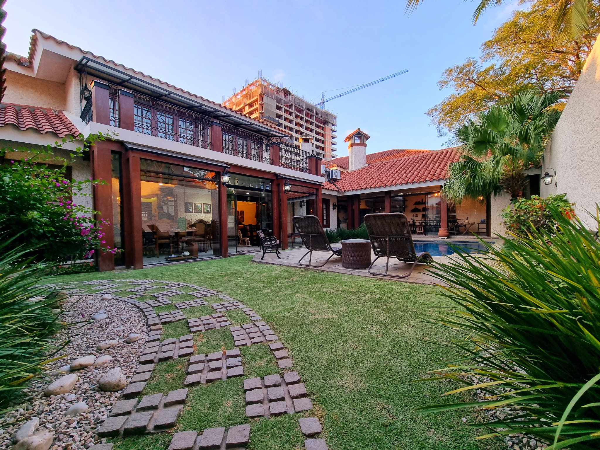 En Venta! Lujosa casa en Equipetrol Norte - Photo 7