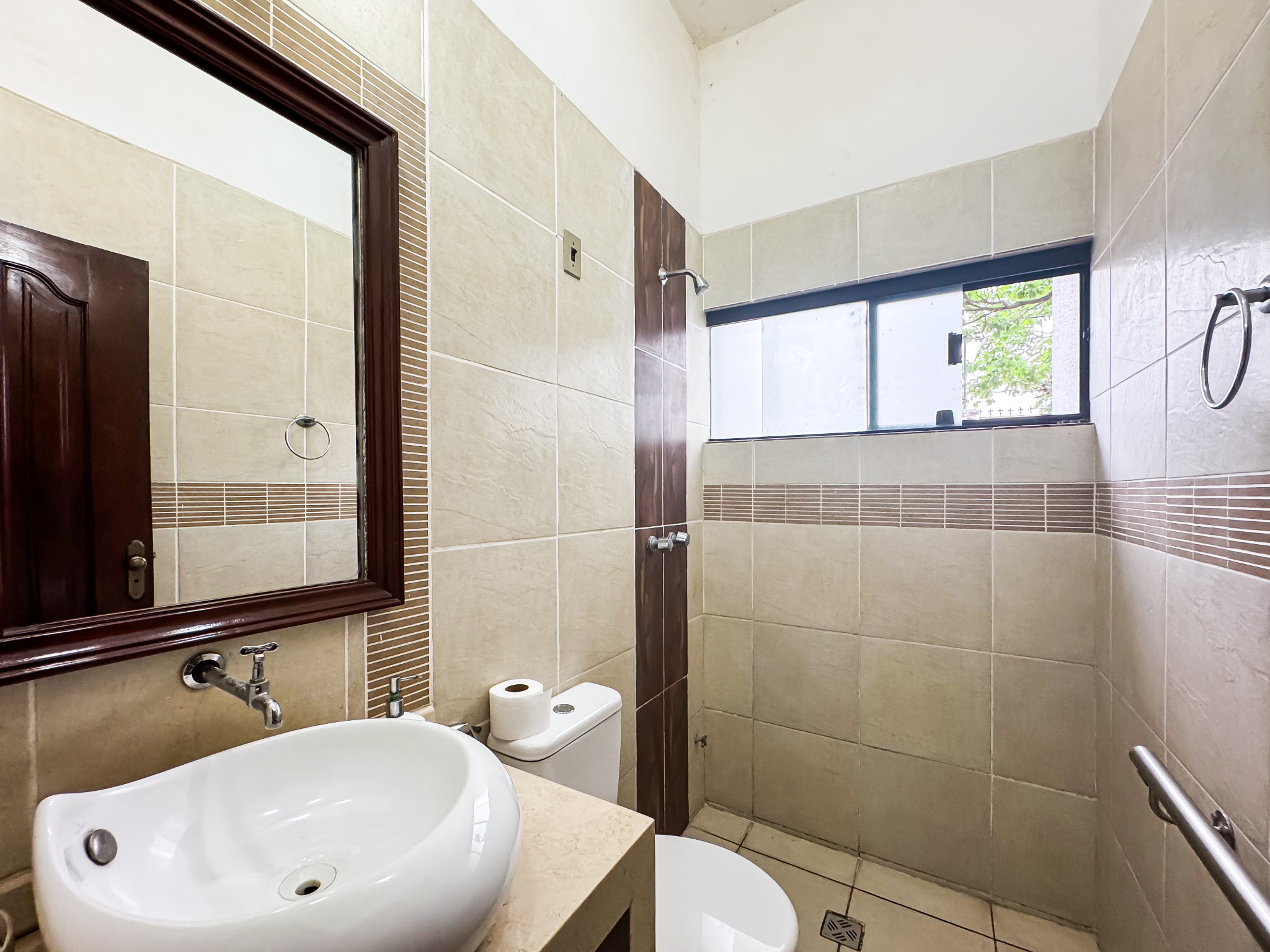 LA GUARDIA, CASA QUINTA A 1 CUADRA DE LA DOBLE VÍA - EN VENTA - Photo 12