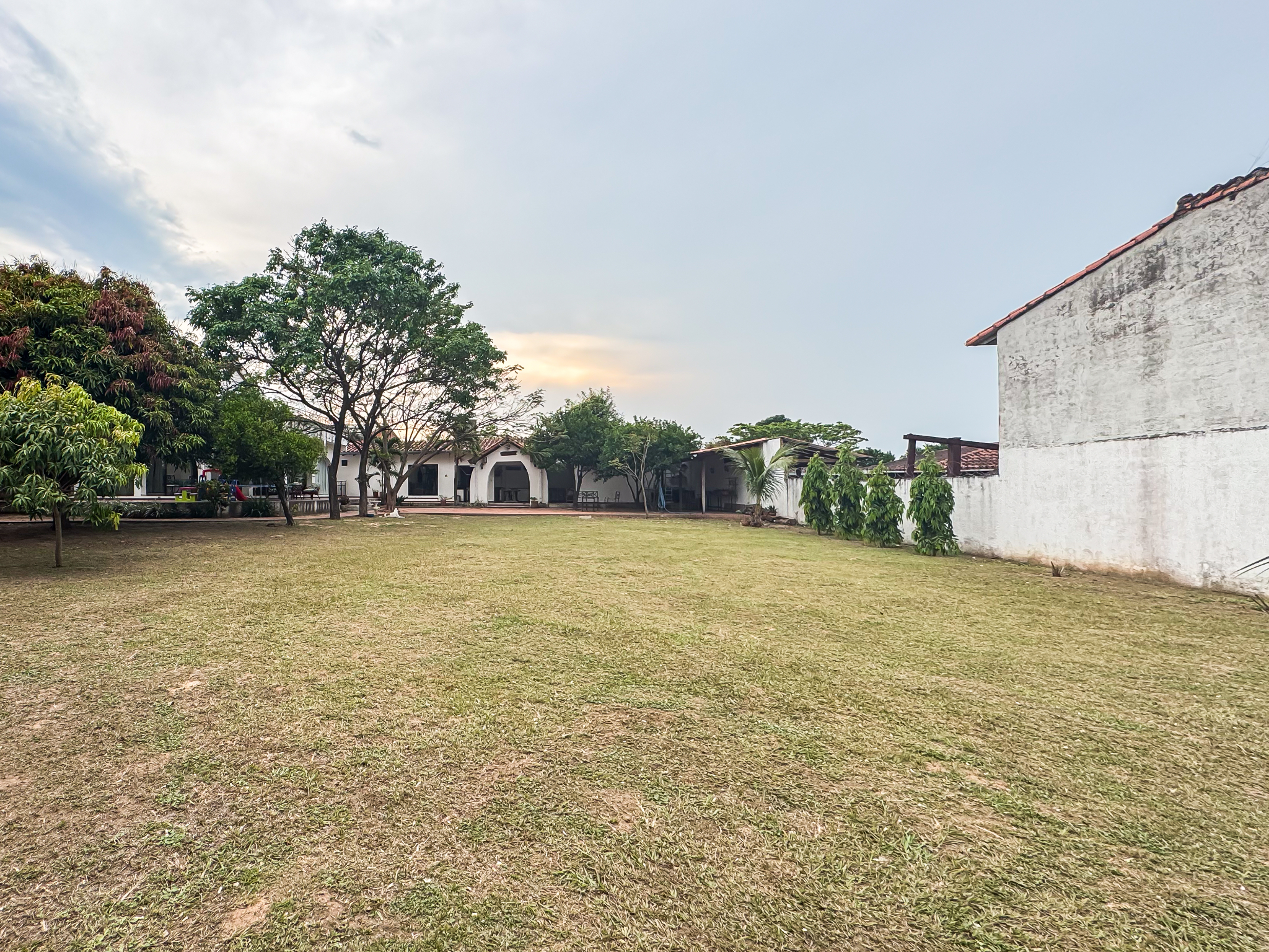 LA GUARDIA, CASA QUINTA A 1 CUADRA DE LA DOBLE VÍA - EN VENTA - Photo 4