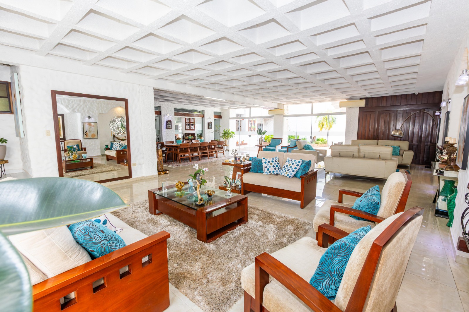 En Venta! Lujosa Casa en Condominio Barrio Norte - Photo 3