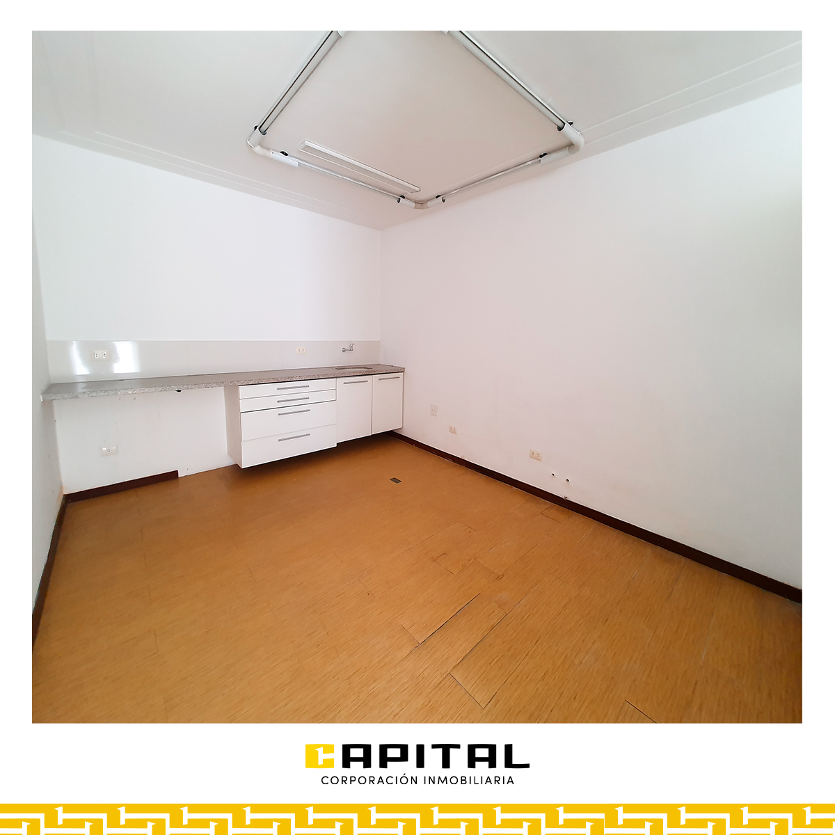 AMPLIA CASA EN VENTA SOBRE CALLE SUCRE – A UNA CUADRA DEL 1ER ANILLO - Photo 15