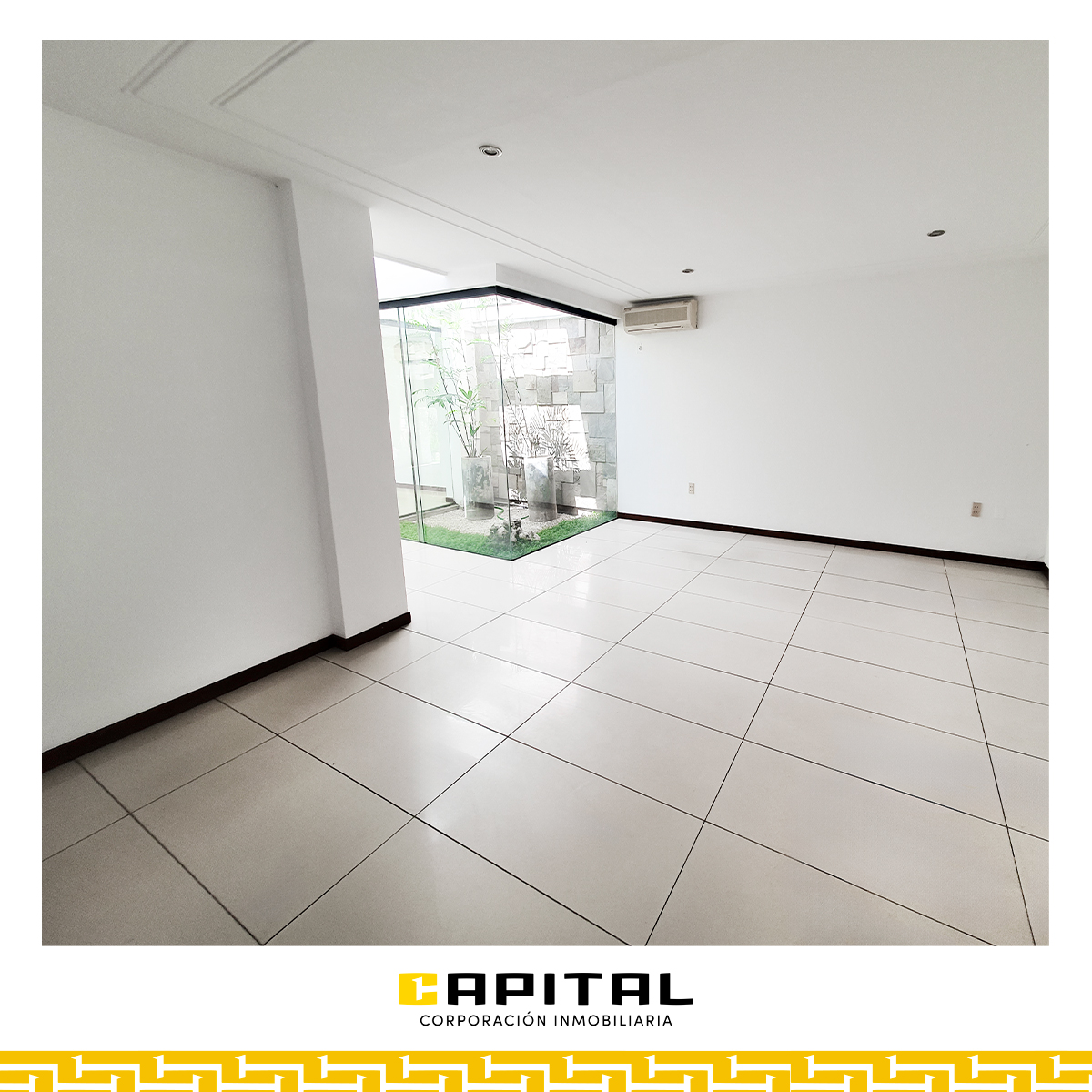 AMPLIA CASA EN VENTA SOBRE CALLE SUCRE – A UNA CUADRA DEL 1ER ANILLO - Photo 5