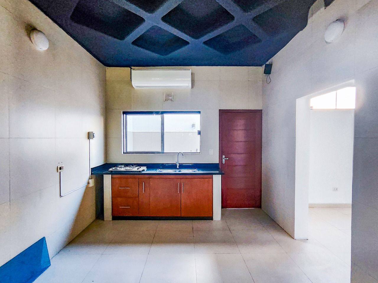 ATENCION INVERESIONISTAS,EDIFICIO COMERCIAL EN VENTA, AV BANZER Y 7MO ANILLO - Photo 11