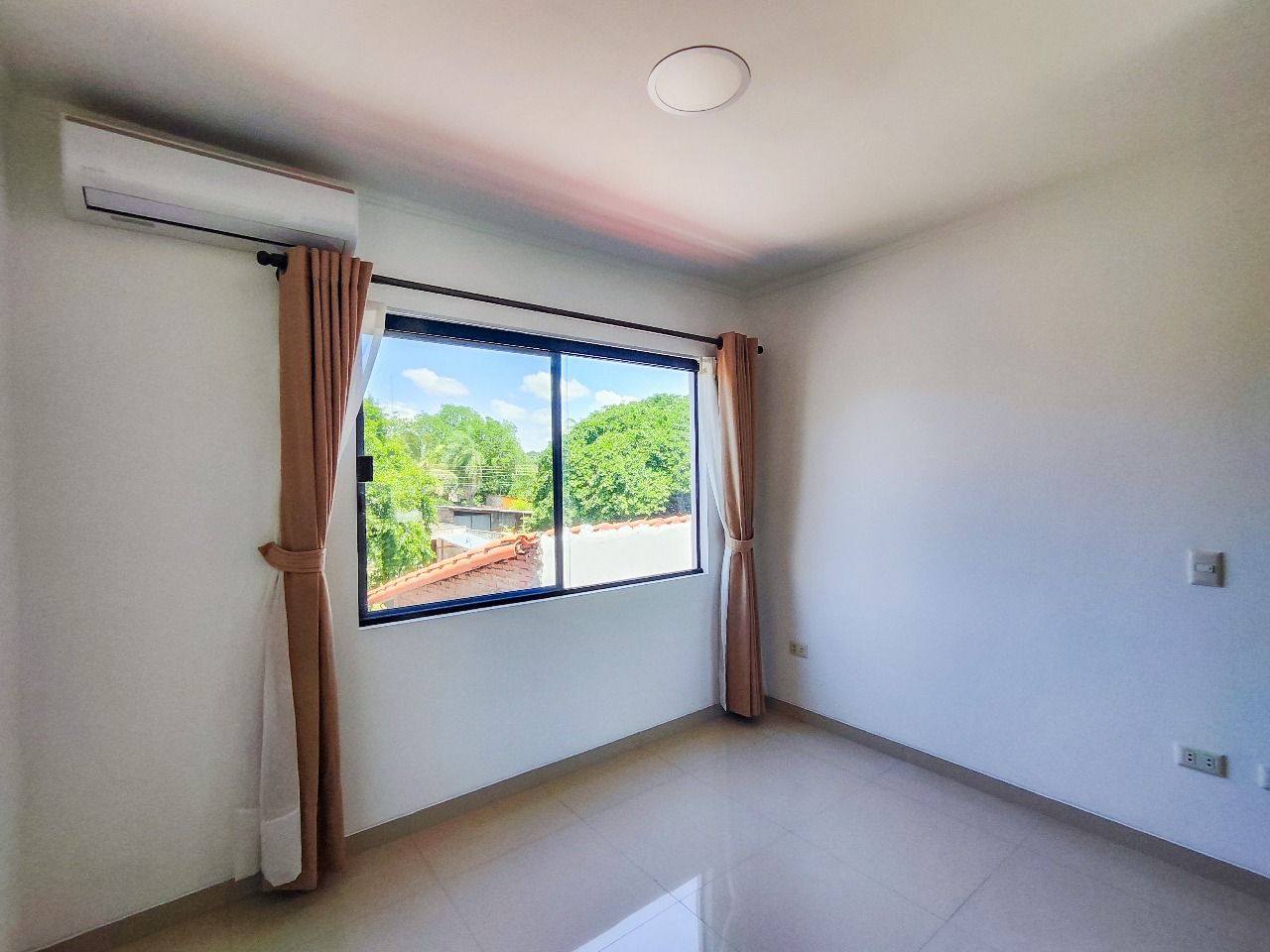 ATENCION INVERESIONISTAS,EDIFICIO COMERCIAL EN VENTA, AV BANZER Y 7MO ANILLO - Photo 4