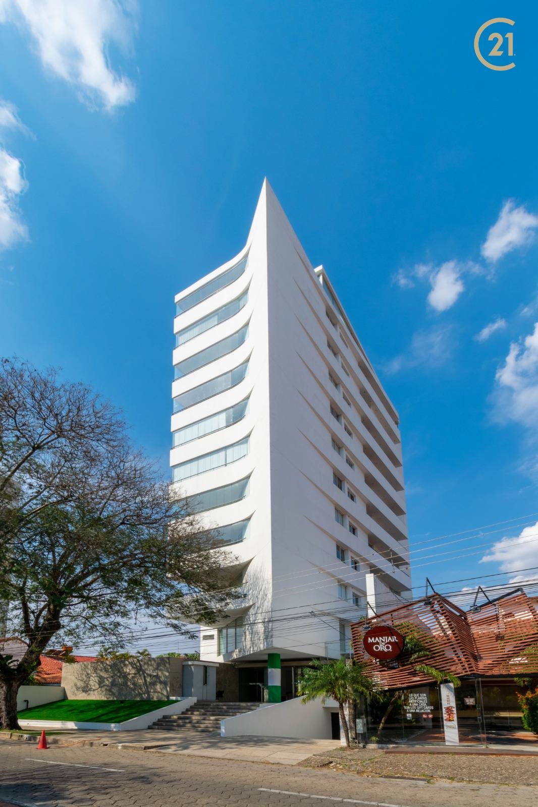 SOBRE AV LAS AMERICAS, PENTHOUSE DE LUJO EN VENTA