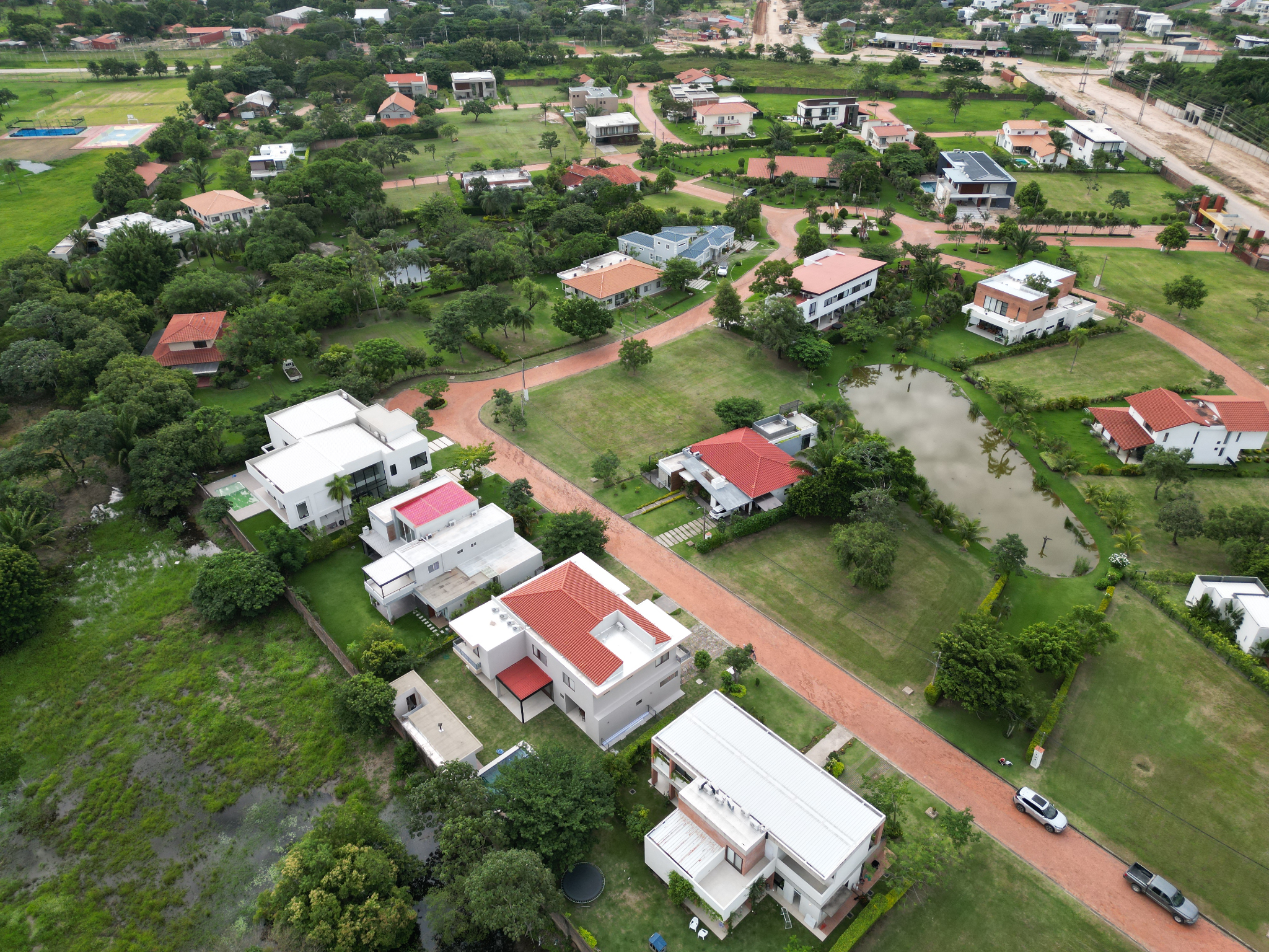 CASA DE LUJO EN LA ZONA MÁS EXCLUSIVA DE SANTA CRUZ – URUBÓ - Photo 7
