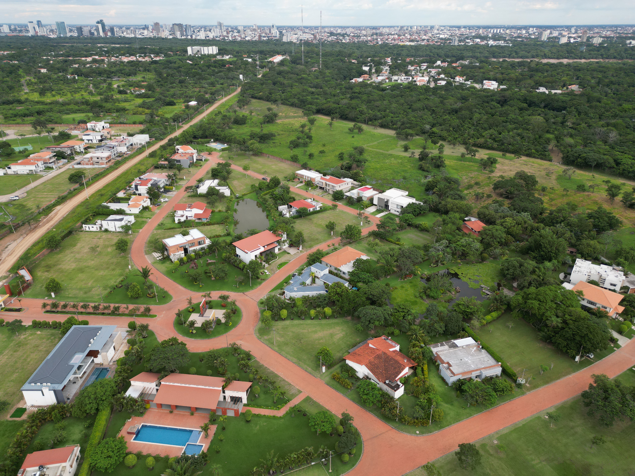 CASA DE LUJO EN LA ZONA MÁS EXCLUSIVA DE SANTA CRUZ – URUBÓ - Photo 9