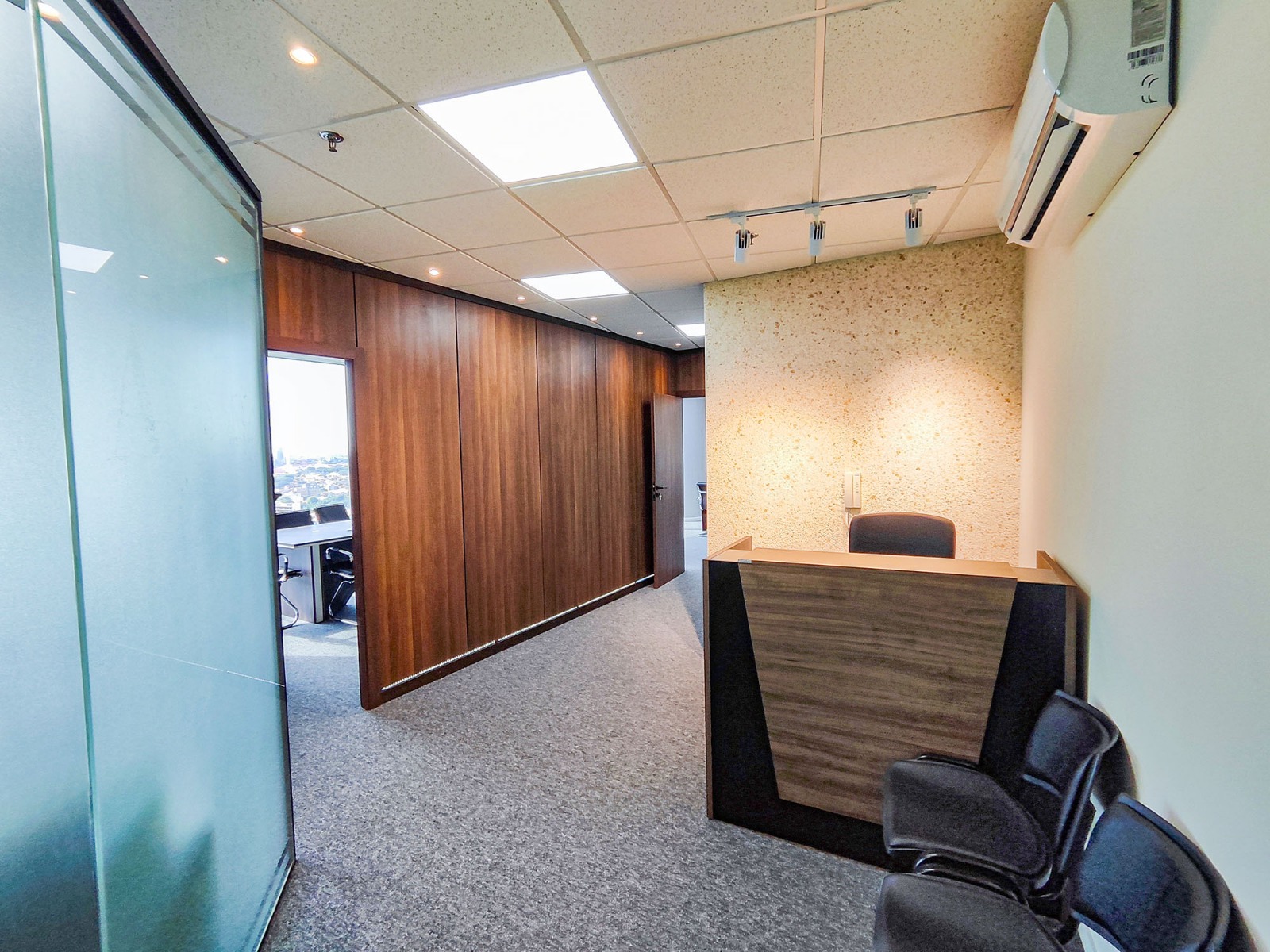 Oficina en Equipetrol - Photo 4