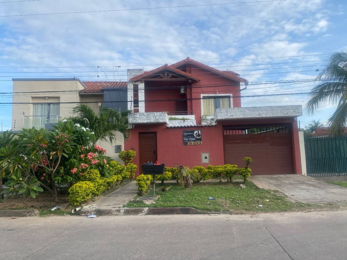 CASA EN VENTA SOBRE AVENIDA COLECTORA - ZONA SUR