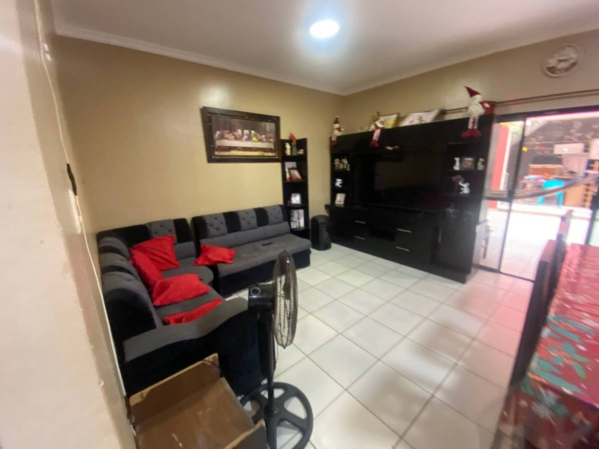 CASA EN VENTA SOBRE AVENIDA COLECTORA - ZONA SUR - Photo 2