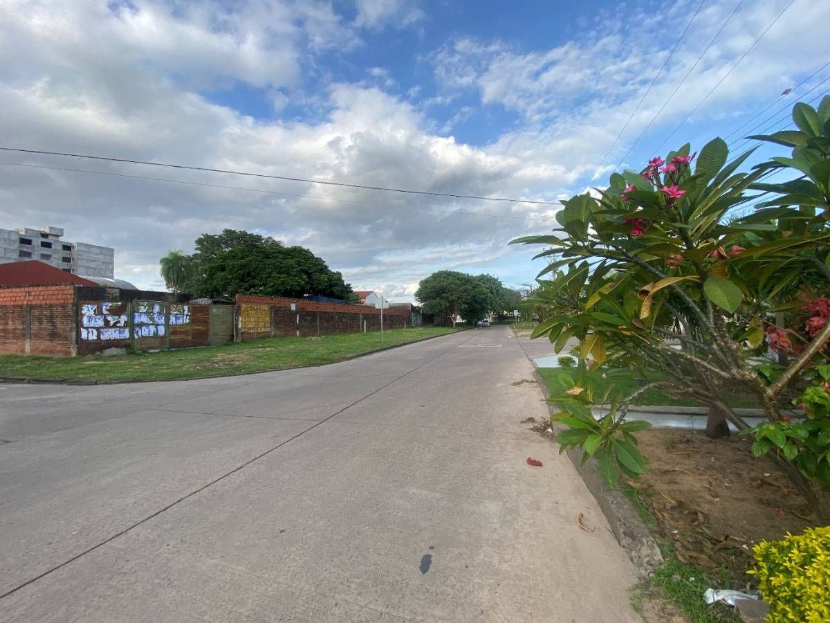 CASA EN VENTA SOBRE AVENIDA COLECTORA - ZONA SUR - Photo 12