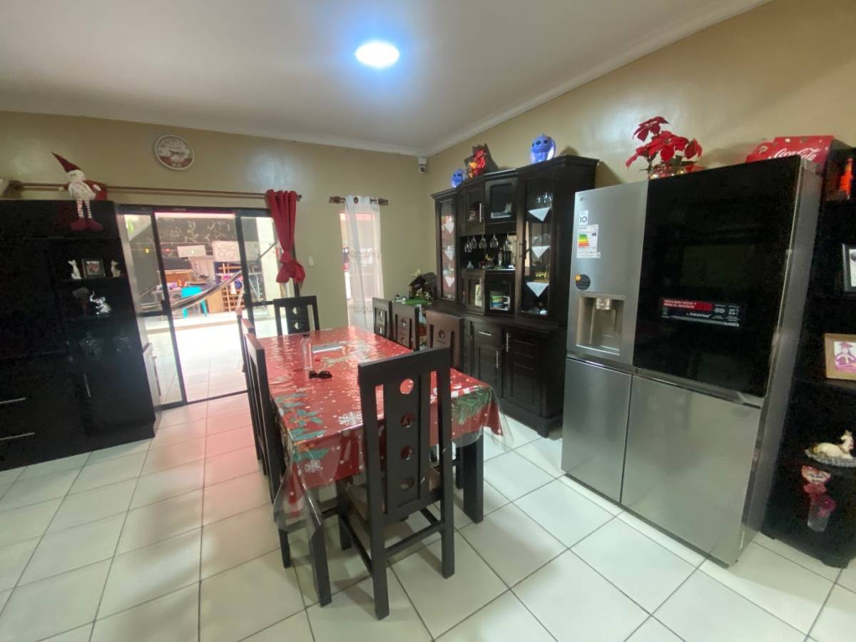 CASA EN VENTA SOBRE AVENIDA COLECTORA - ZONA SUR - Photo 18